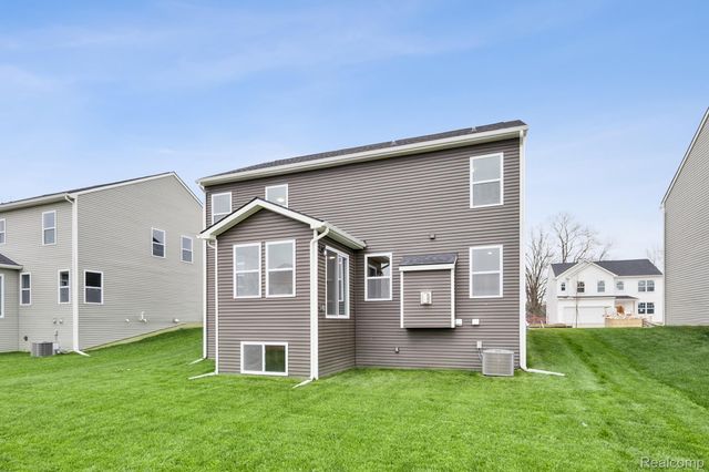 707 Knollwood Bend, Chelsea, MI 48118