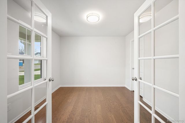 707 Knollwood Bend, Chelsea, MI 48118