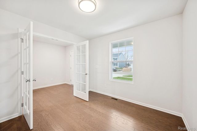 707 Knollwood Bend, Chelsea, MI 48118