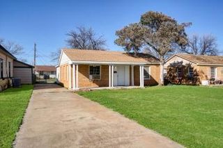 805 E Liveoak Street, Altus, OK 73521