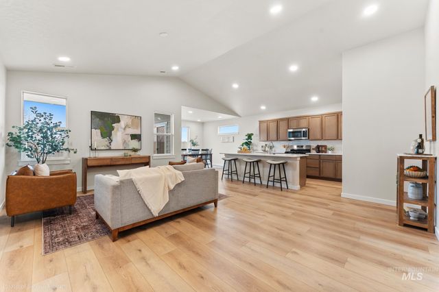 5874 N Garbo Ave, Meridian, ID 83646