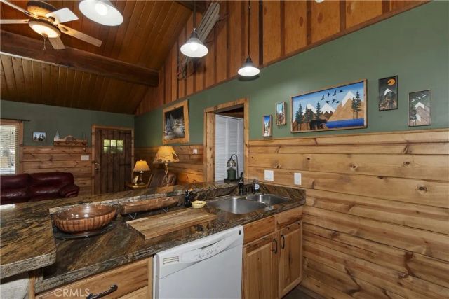 328 Wabash, Sugarloaf, CA 92386