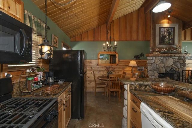 328 Wabash, Sugarloaf, CA 92386