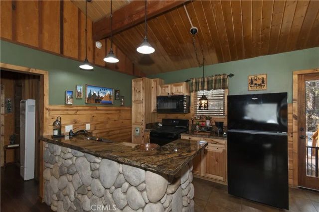 328 Wabash, Sugarloaf, CA 92386