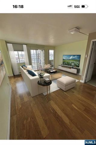 320 Anderson Avenue 3D, Fairview, NJ 07022
