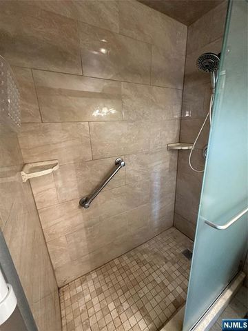 320 Anderson Avenue 3D, Fairview, NJ 07022