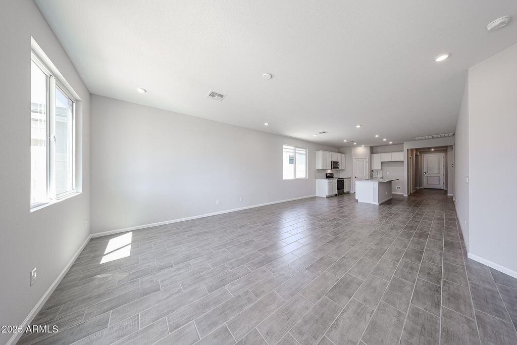 property-img