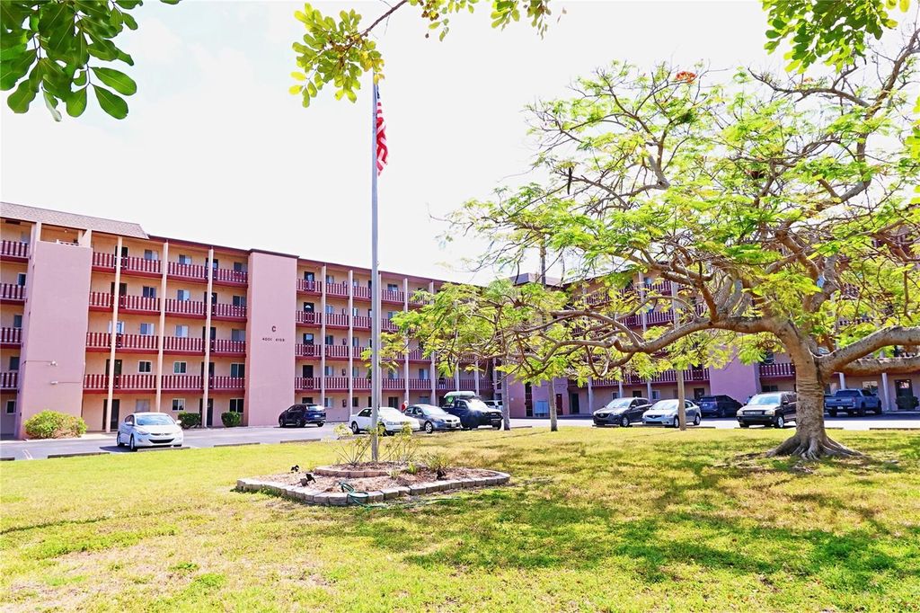 4109 LAKE BAYSHORE DRIVE 407, Bradenton, FL 34205