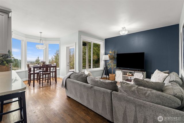 9916 NW Dishman Road, Bremerton, WA 98312