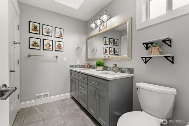 9916 NW Dishman Road, Bremerton, WA 98312