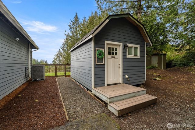 9916 NW Dishman Road, Bremerton, WA 98312