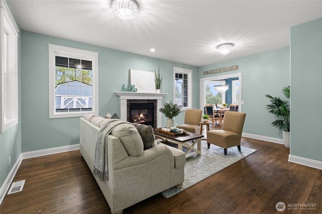 9916 NW Dishman Road, Bremerton, WA 98312