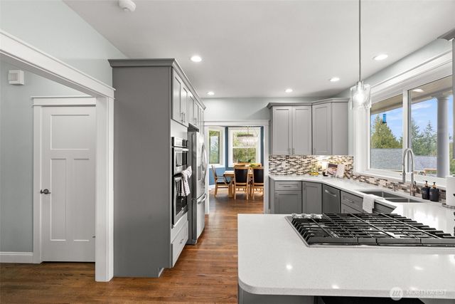 9916 NW Dishman Road, Bremerton, WA 98312