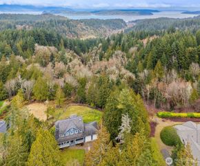 9916 NW Dishman Road, Bremerton, WA 98312