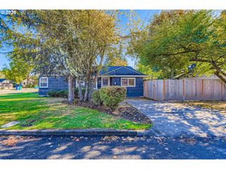 7956 Se 19TH Ave, Portland, OR 97202