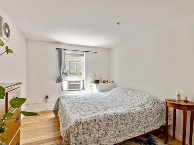 5 Hildred Drive, Burlington, VT 05401