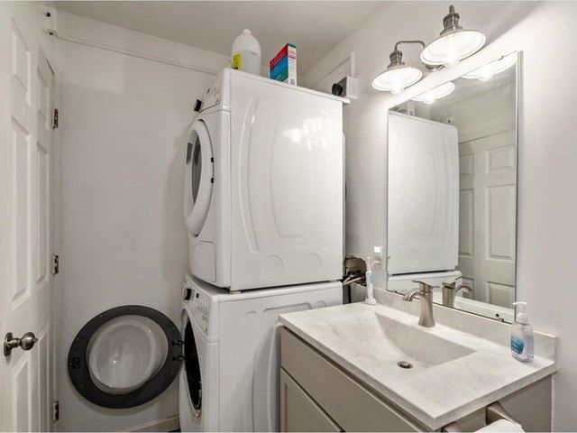 5 Hildred Drive, Burlington, VT 05401
