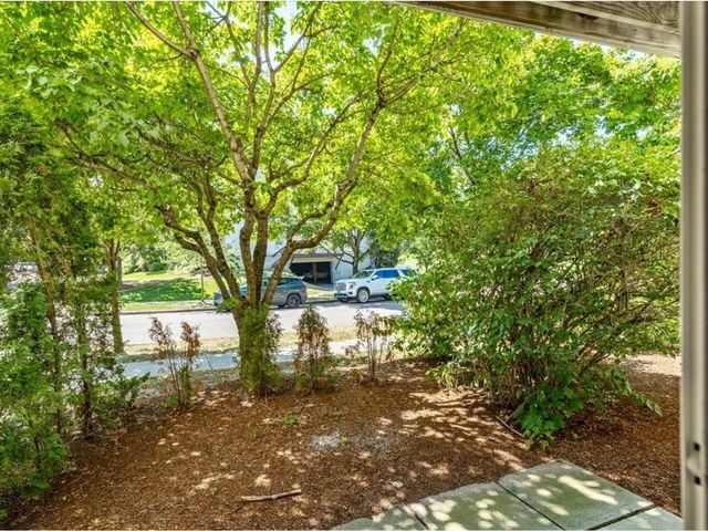 5 Hildred Drive, Burlington, VT 05401