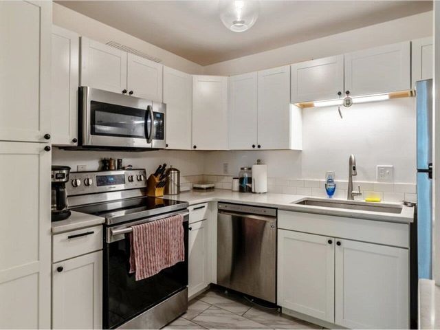 5 Hildred Drive, Burlington, VT 05401