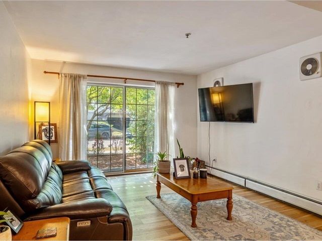 5 Hildred Drive, Burlington, VT 05401