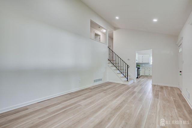 23 Nancy Circle, Edison, NJ 08817