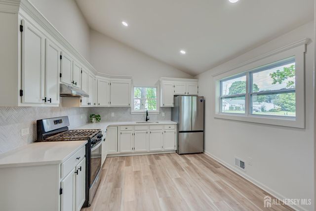 23 Nancy Circle, Edison, NJ 08817