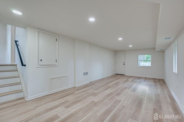 23 Nancy Circle, Edison, NJ 08817