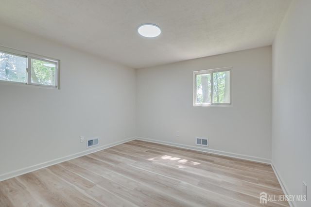 23 Nancy Circle, Edison, NJ 08817