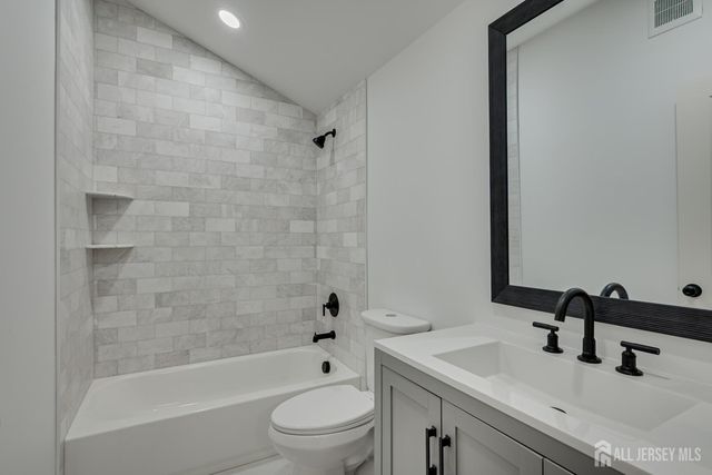 23 Nancy Circle, Edison, NJ 08817