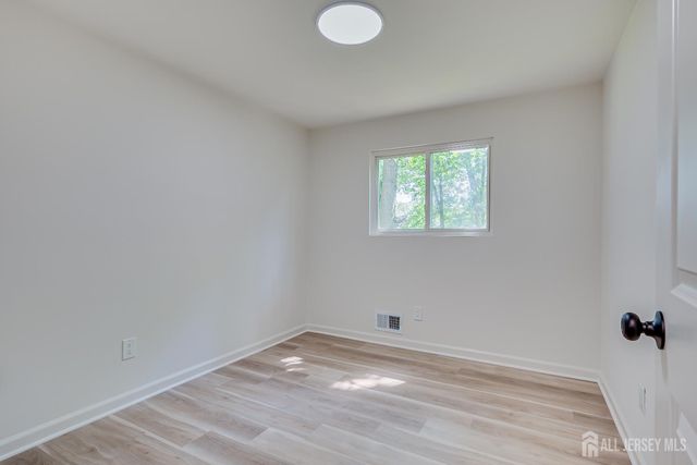 23 Nancy Circle, Edison, NJ 08817