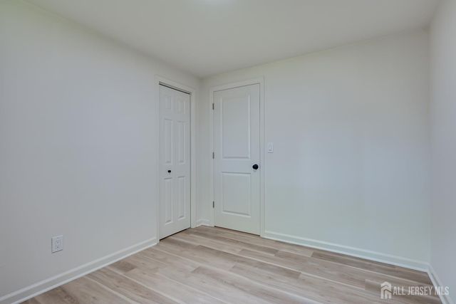 23 Nancy Circle, Edison, NJ 08817