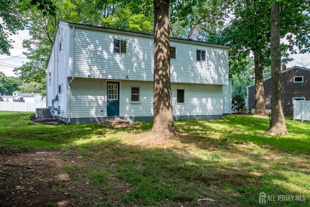 23 Nancy Circle, Edison, NJ 08817