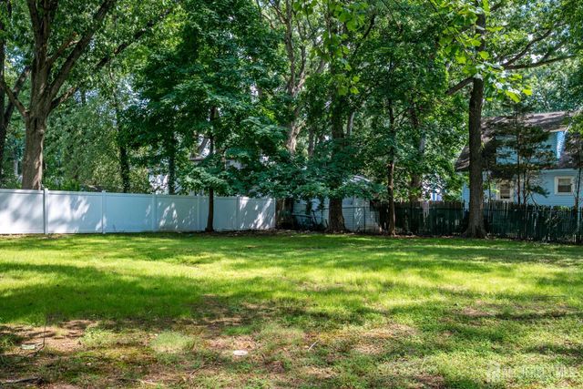 23 Nancy Circle, Edison, NJ 08817
