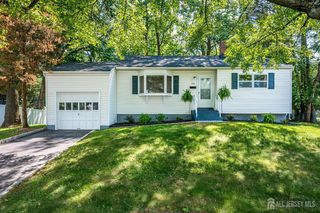 23 Nancy Circle, Edison, NJ 08817