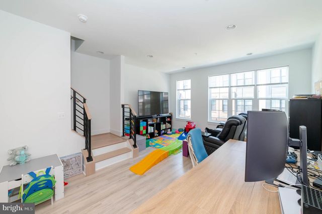 7306 BLADE DR, Falls Church, VA 22042