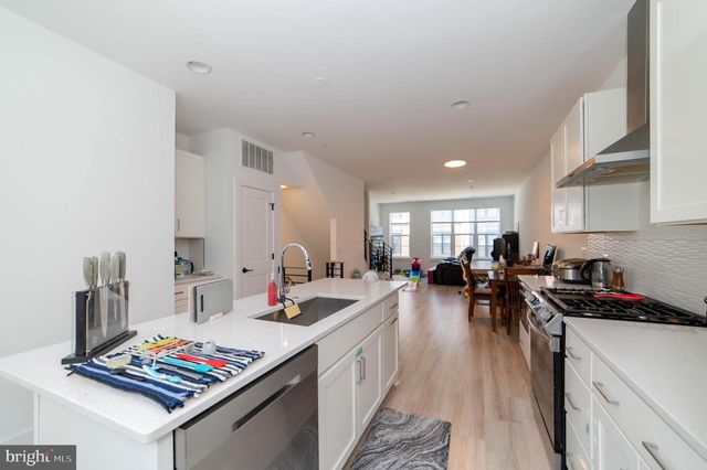 7306 BLADE DR, Falls Church, VA 22042