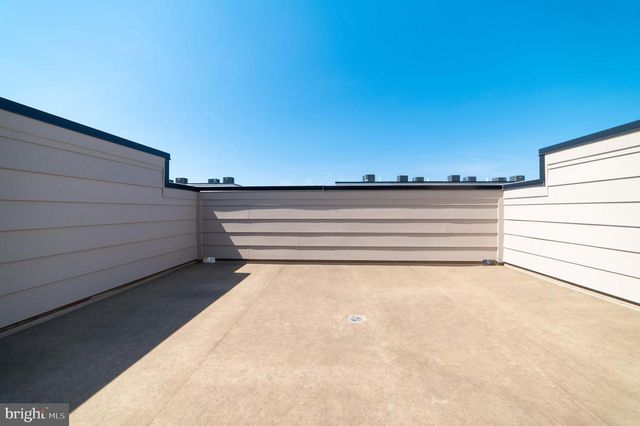 7306 BLADE DR, Falls Church, VA 22042