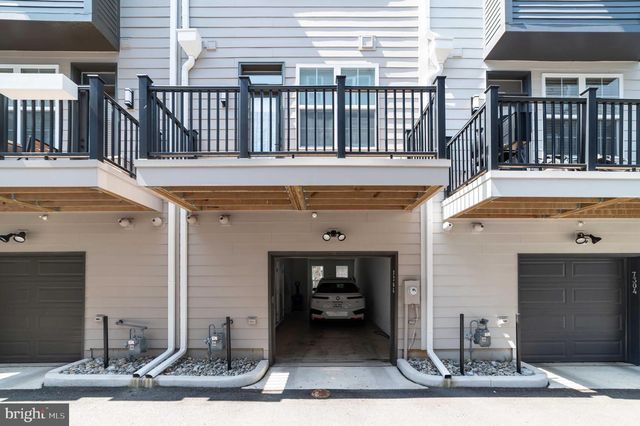 7306 BLADE DR, Falls Church, VA 22042