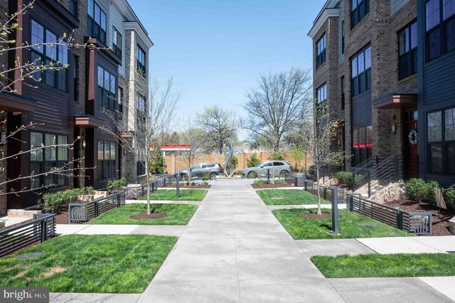 7306 BLADE DR, Falls Church, VA 22042