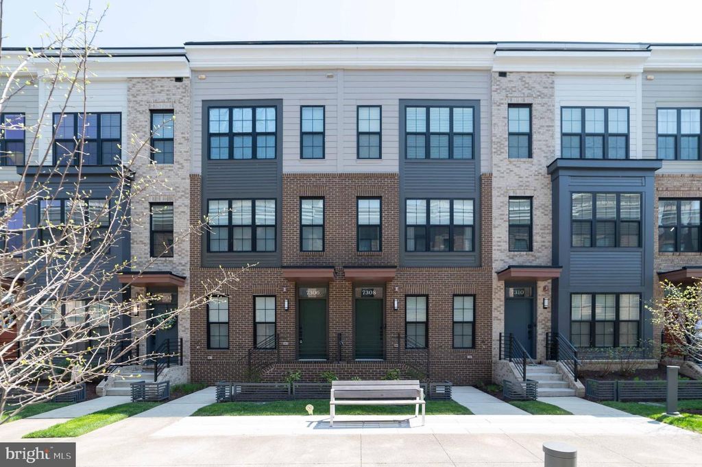 7306 BLADE DR, Falls Church, VA 22042