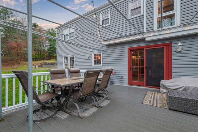 601 Overlook Ct, Marshall, PA 15090