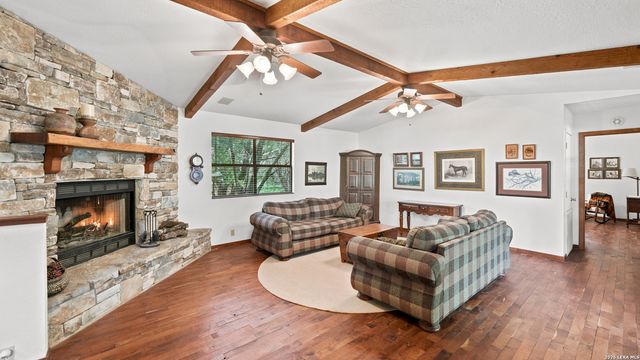 885 HEIMER LANGE RD, Spring Branch, TX 78070