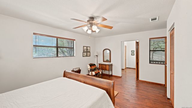 885 HEIMER LANGE RD, Spring Branch, TX 78070