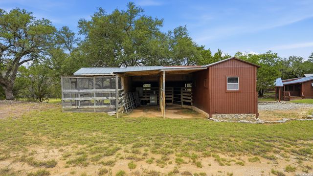885 HEIMER LANGE RD, Spring Branch, TX 78070