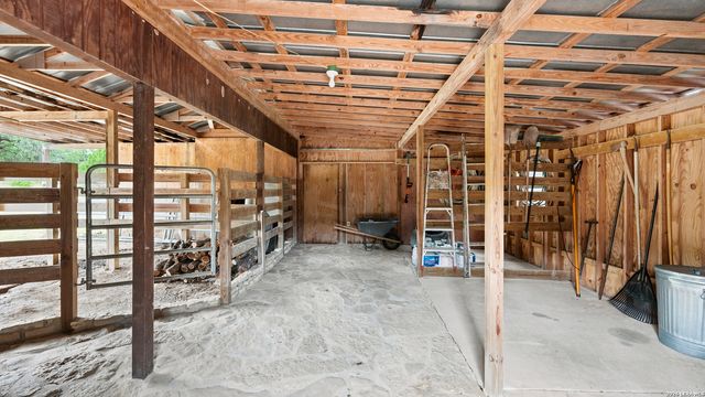 885 HEIMER LANGE RD, Spring Branch, TX 78070