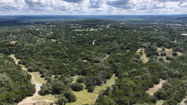 885 HEIMER LANGE RD, Spring Branch, TX 78070