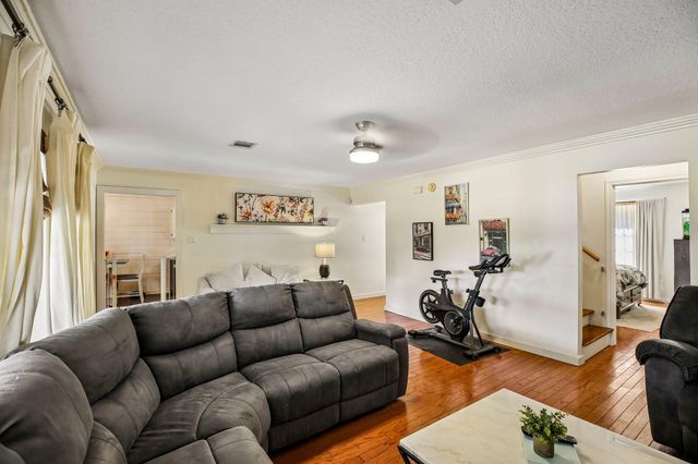 5501 Pecos Street, Dickinson, TX 77539