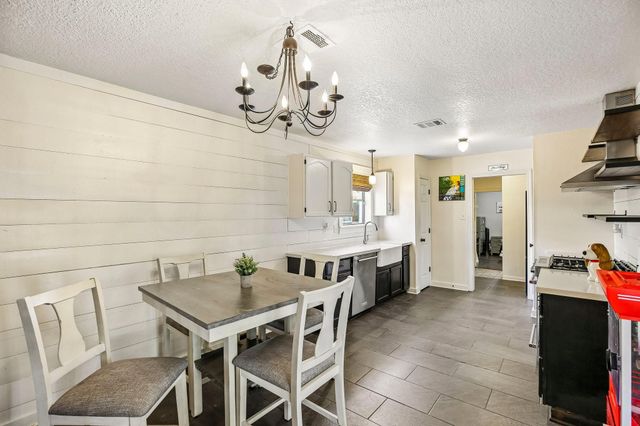 5501 Pecos Street, Dickinson, TX 77539