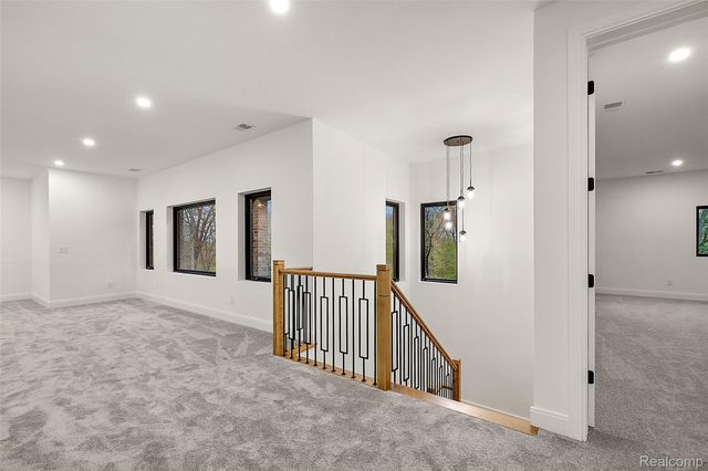 6675 College Park Drive, Springfield Charter Township, MI 48346