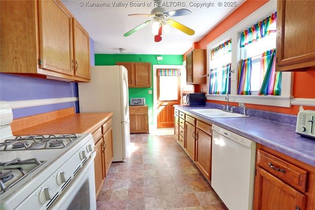 3814 Noyes Avenue Se, Charleston, WV 25304